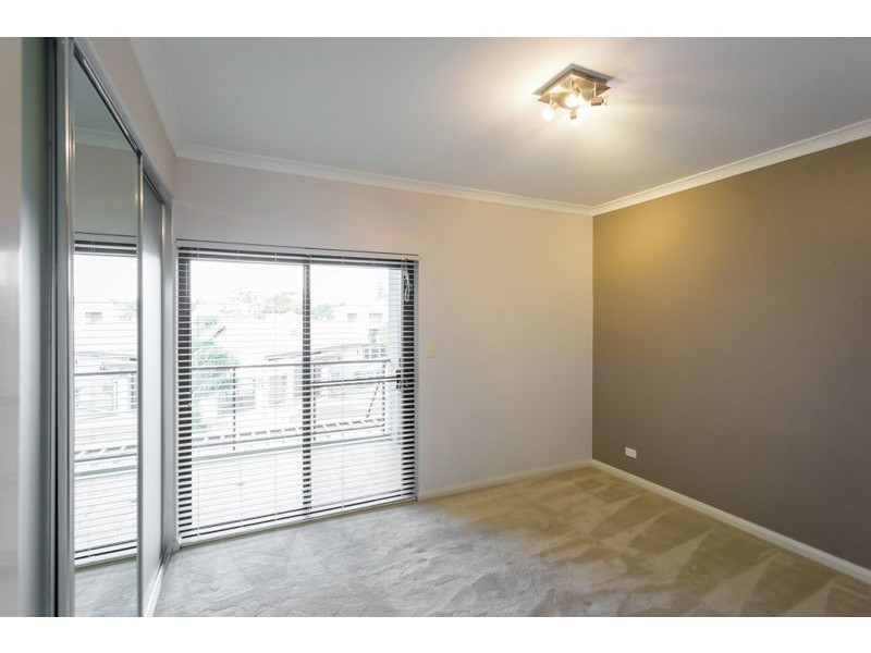 2/296 Mill Point Road, South Perth WA 6151