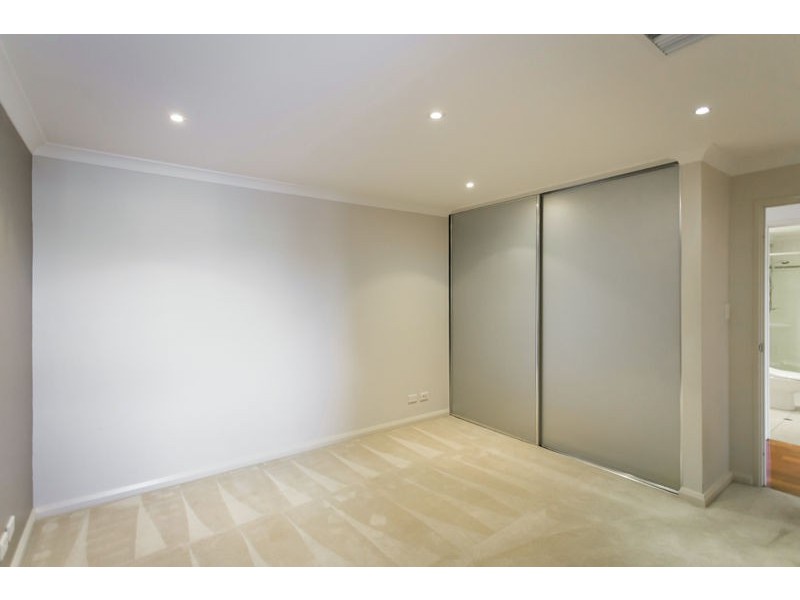 2/296 Mill Point Road, South Perth WA 6151