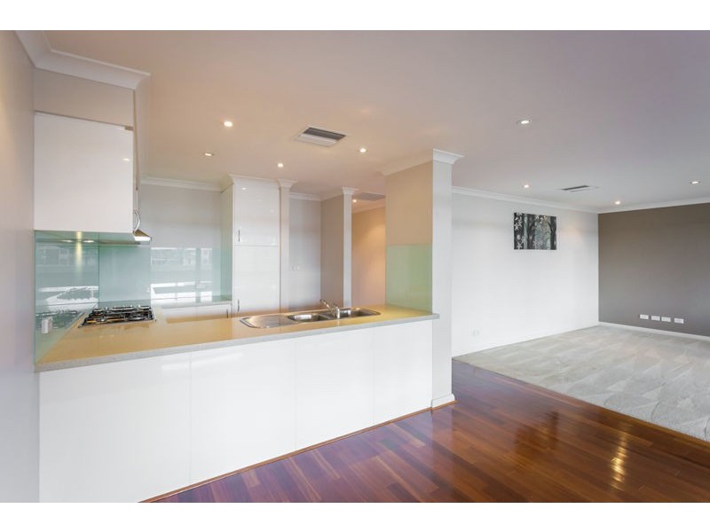 2/296 Mill Point Road, South Perth WA 6151