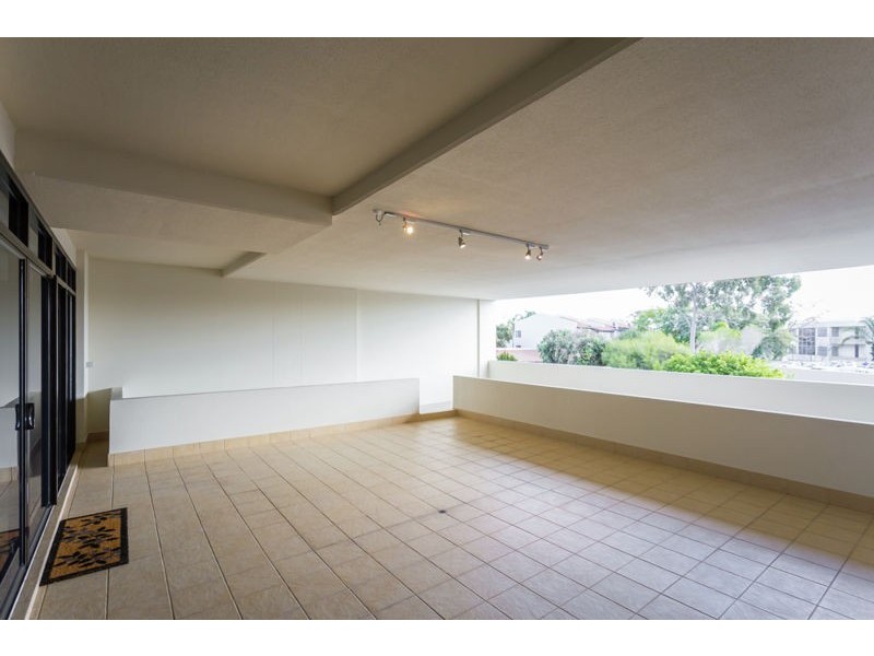 2/296 Mill Point Road, South Perth WA 6151