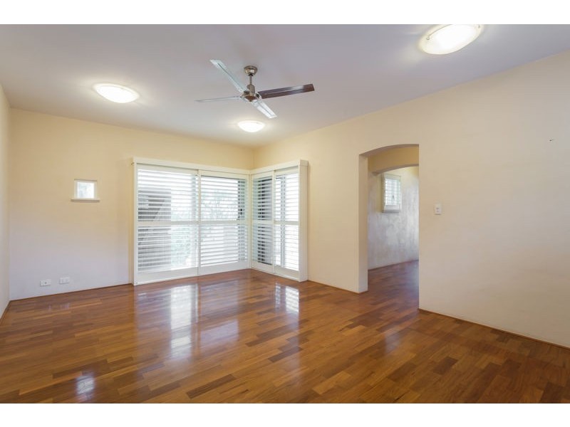 9 Reynolds Street, East Fremantle WA 6158