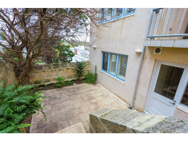 9 Reynolds Street, East Fremantle WA 6158