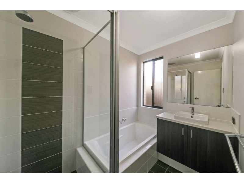 17 Delaronde Drive, Success WA 6164