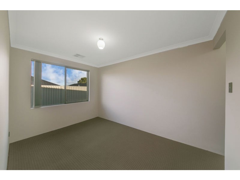 17 Delaronde Drive, Success WA 6164