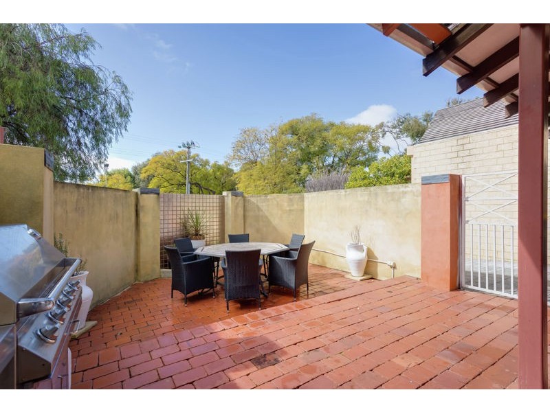 3/7 Mount Henry Road, Como WA 6152