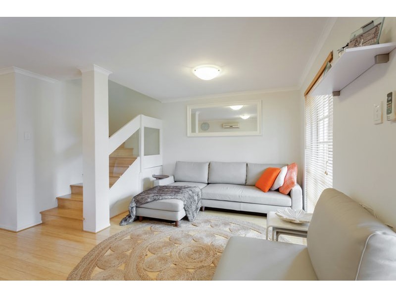 3/7 Mount Henry Road, Como WA 6152