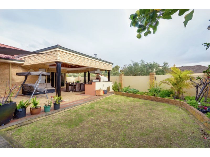 63 Kilkenny Circle, Waterford WA 6152