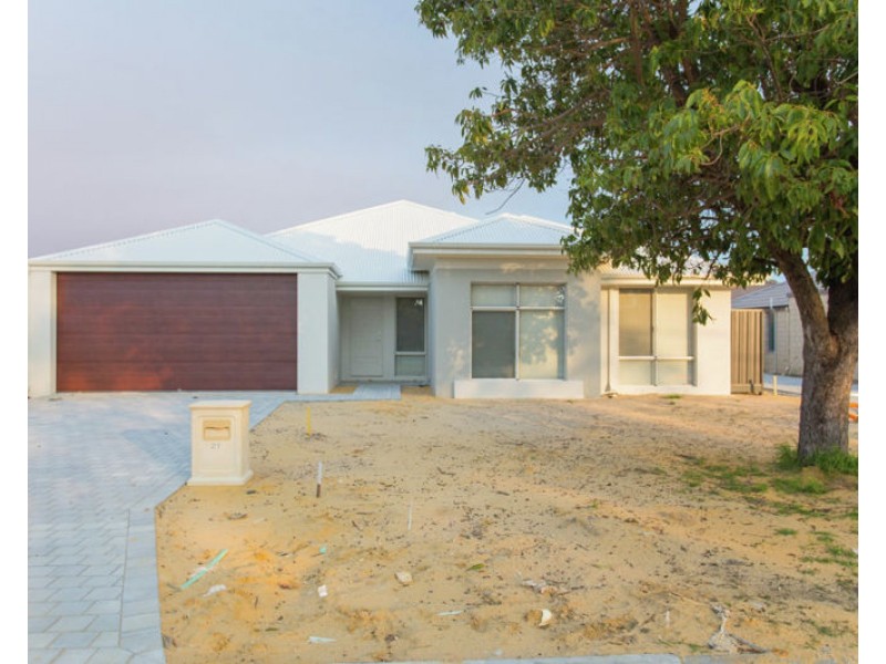 21 Fitzroy Street, Queens Park WA 6107