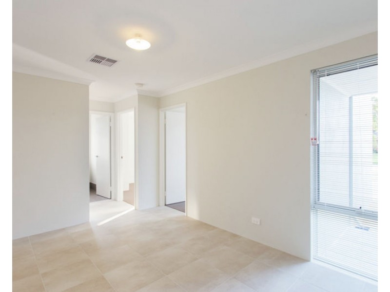 21 Fitzroy Street, Queens Park WA 6107