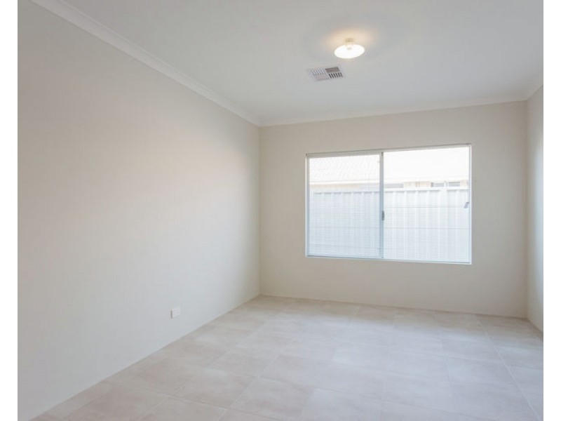 21 Fitzroy Street, Queens Park WA 6107