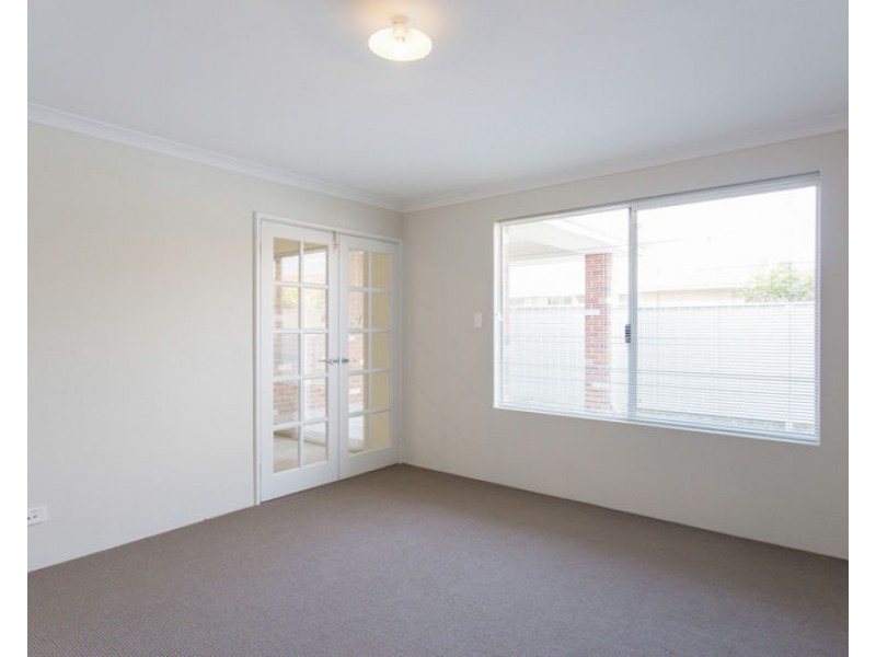 21 Fitzroy Street, Queens Park WA 6107