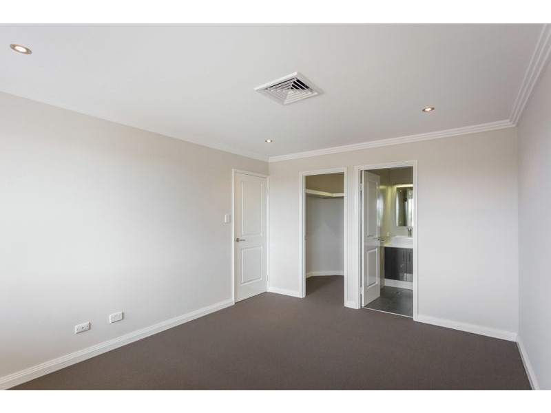 2/174 Gwenyfred Road, Kensington WA 6151