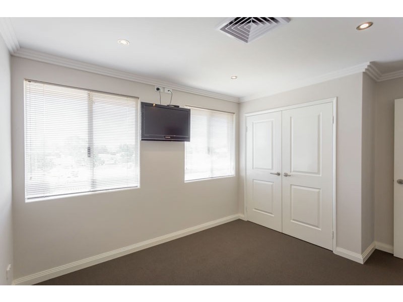 2/174 Gwenyfred Road, Kensington WA 6151