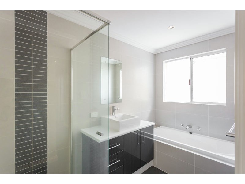 2/174 Gwenyfred Road, Kensington WA 6151