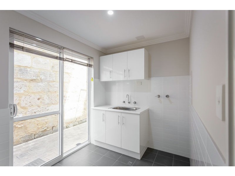 2/174 Gwenyfred Road, Kensington WA 6151