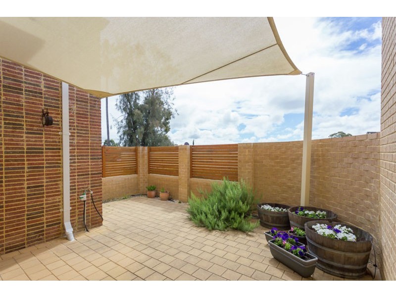 2/174 Gwenyfred Road, Kensington WA 6151