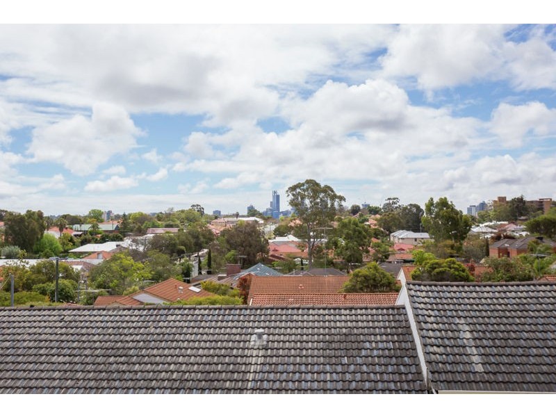 2/174 Gwenyfred Road, Kensington WA 6151