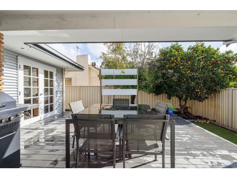 138 Manning Road, Manning WA 6152