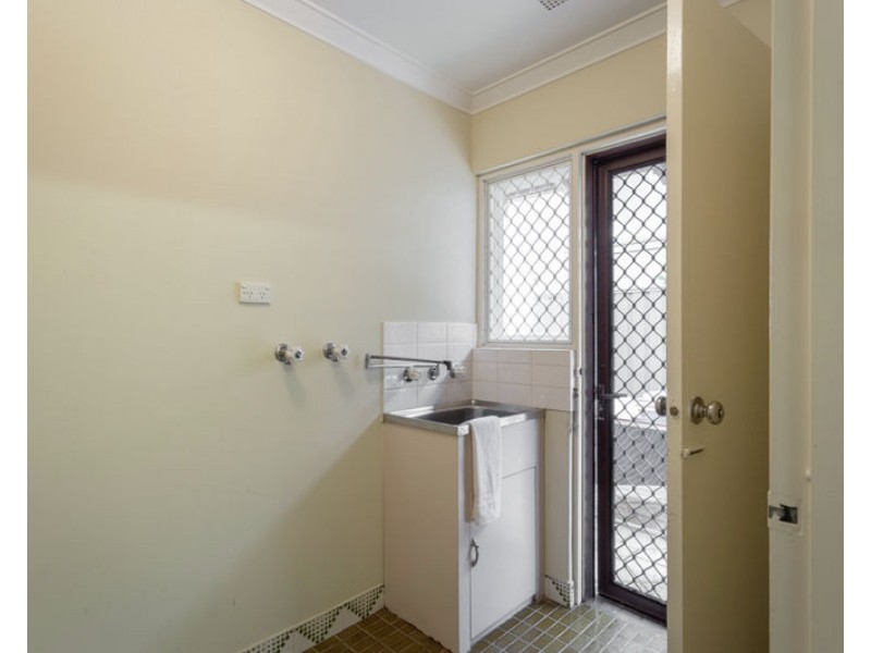 2/211 Labouchere Road, Como WA 6152