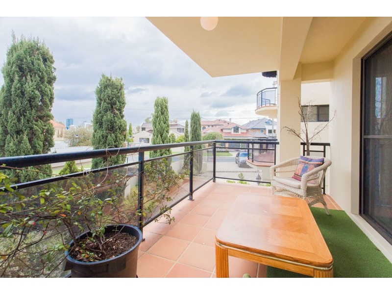 2/40 Swanview Terrace, South Perth WA 6151