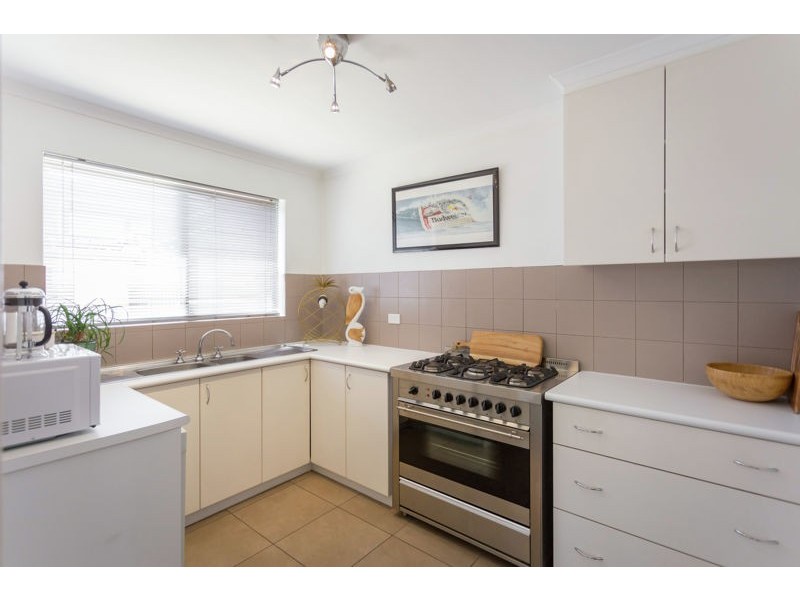 1/98 Clydesdale Street, Como WA 6152