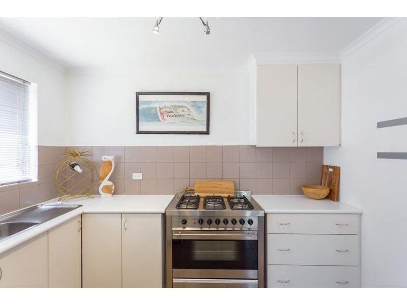 1/98 Clydesdale Street, Como WA 6152