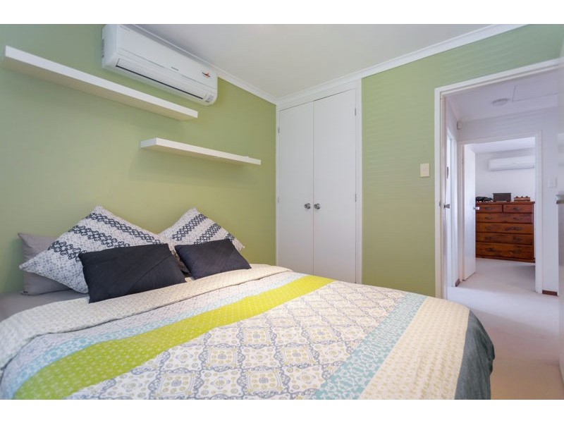 1/98 Clydesdale Street, Como WA 6152