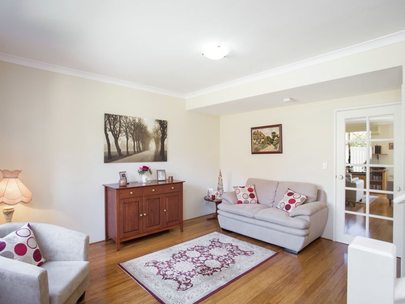 2/120 Robert Street, Como WA 6152