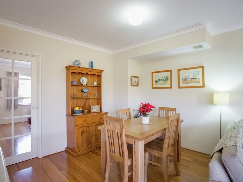 2/120 Robert Street, Como WA 6152