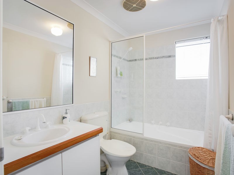 2/120 Robert Street, Como WA 6152