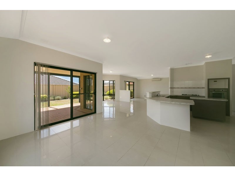 27 Jouissance Bend, Atwell WA 6164