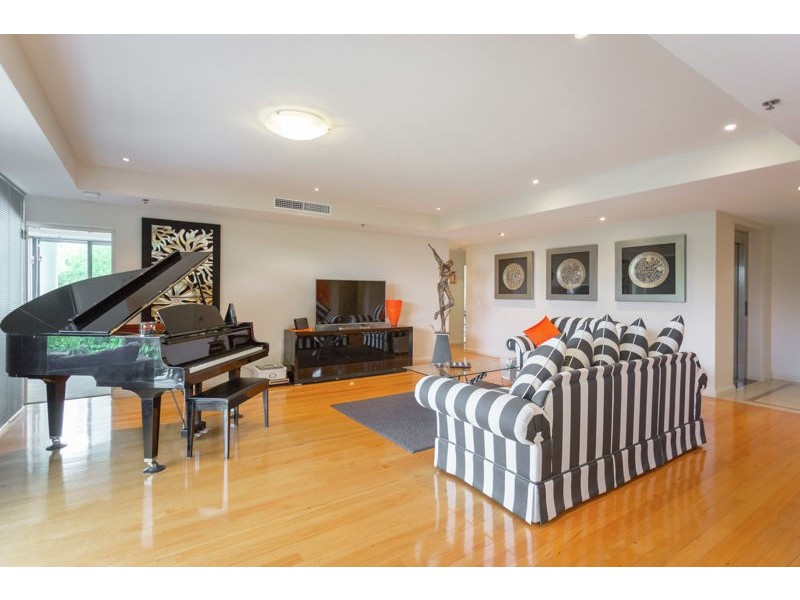 1/10 Kings Park Avenue, Crawley WA 6009