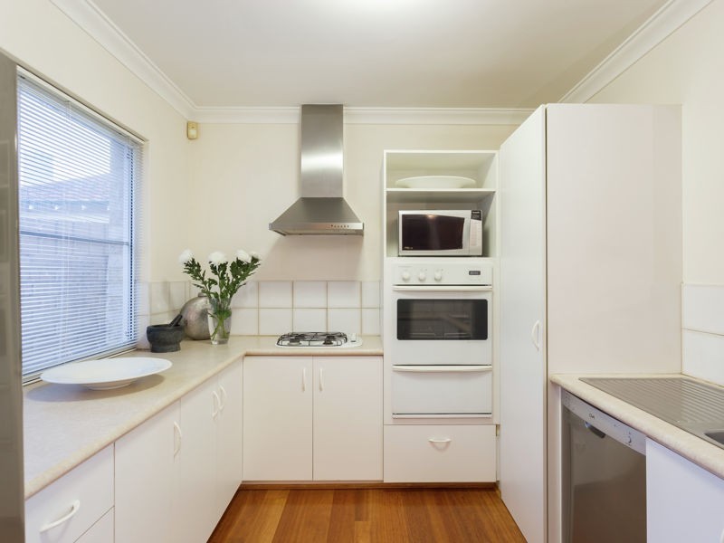 1/4 Bessell Avenue, Como WA 6152