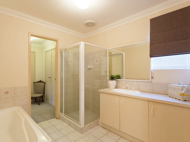 1/4 Bessell Avenue, Como WA 6152