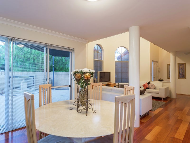 1/4 Bessell Avenue, Como WA 6152