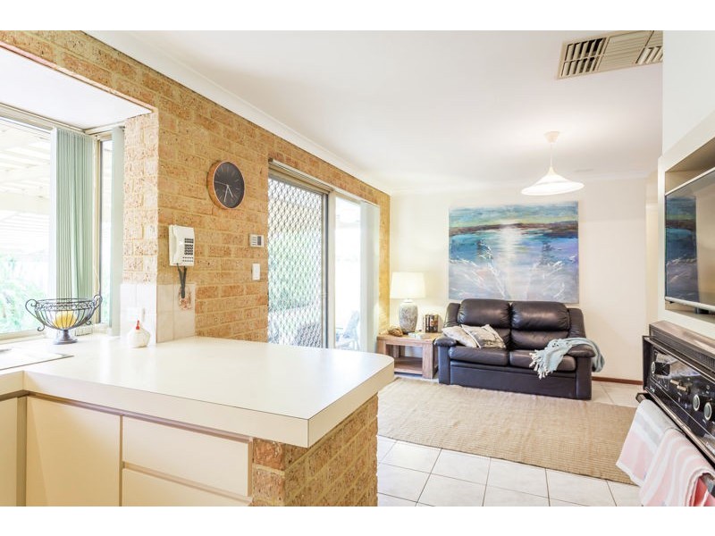 8A Letchworth Centre Avenue, Salter Point WA 6152