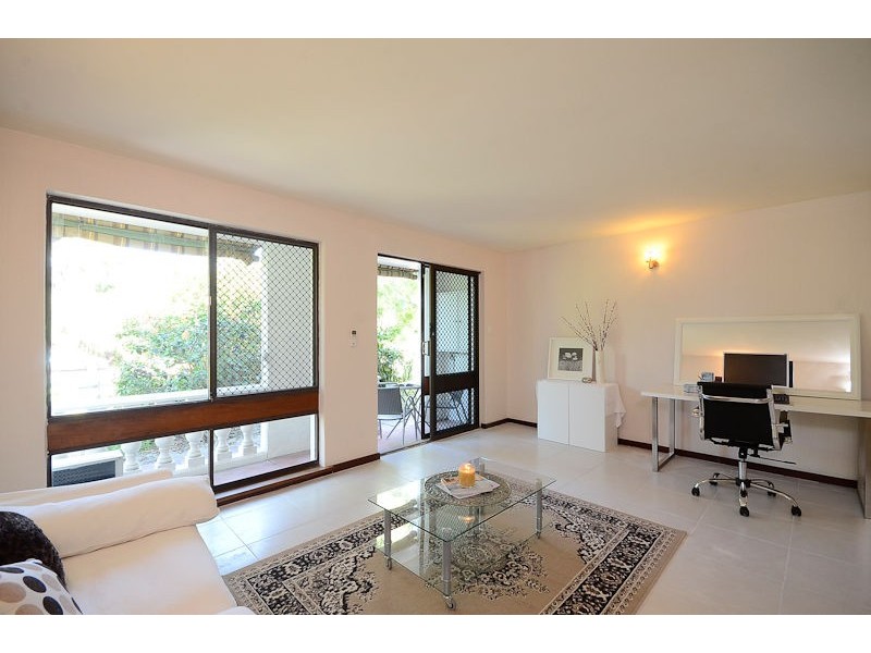 1/122 Labouchere Road, South Perth WA 6151