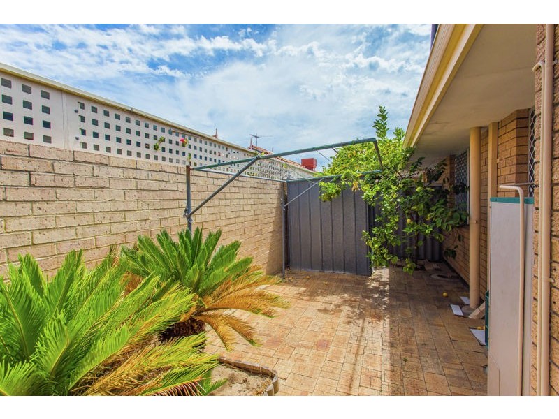 1/11 Talbot Avenue, Como WA 6152