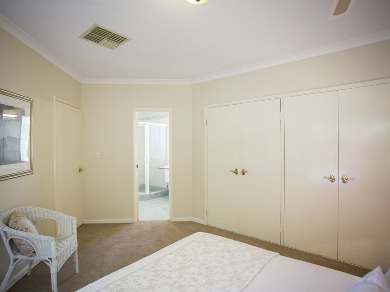 8A Pepler Avenue, Salter Point WA 6152