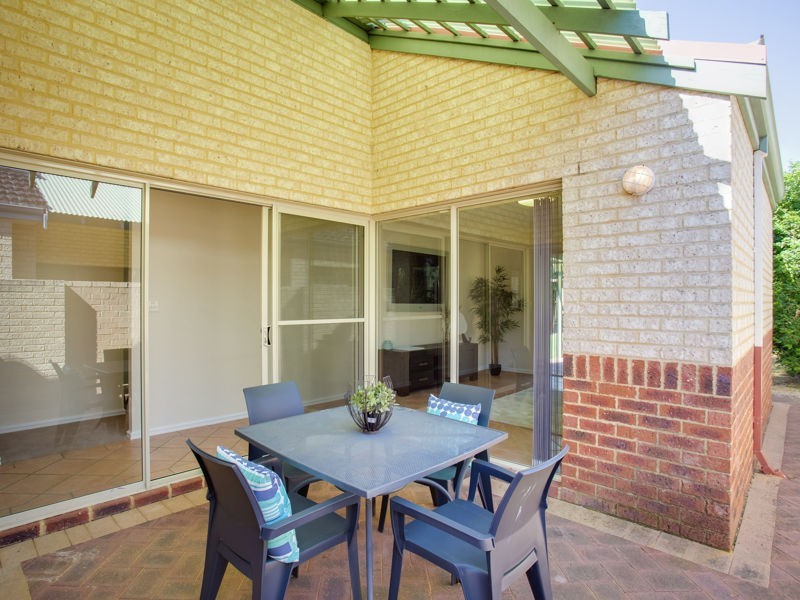 8A Pepler Avenue, Salter Point WA 6152