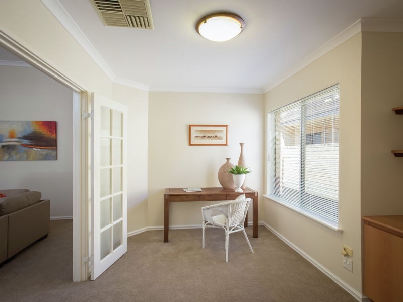 8A Pepler Avenue, Salter Point WA 6152