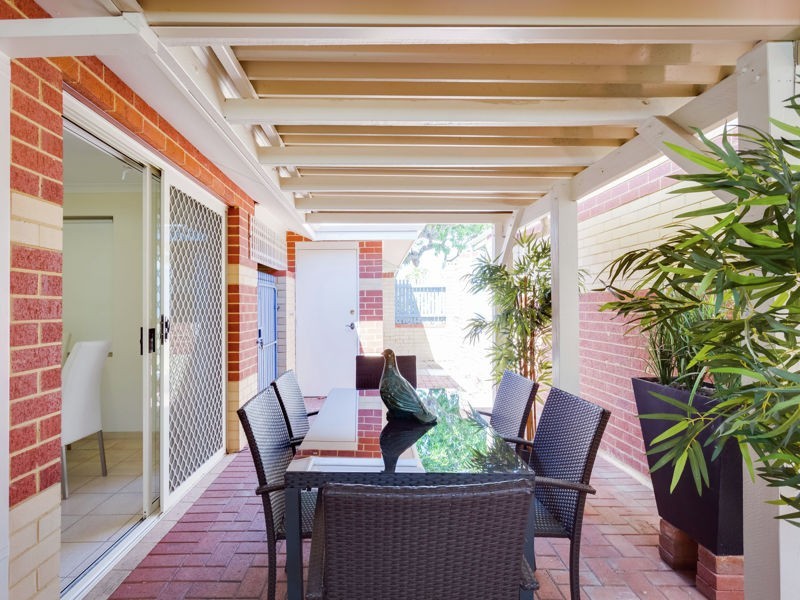 90 Cloister Avenue, Manning WA 6152