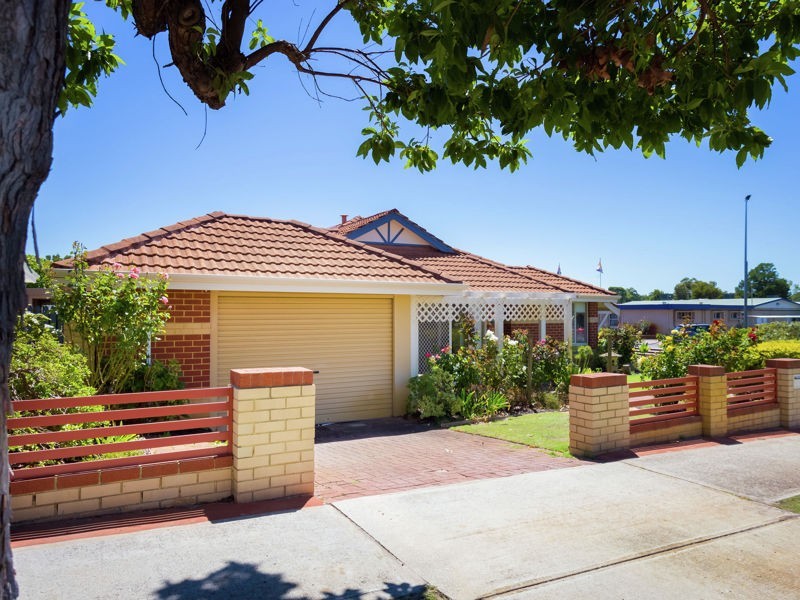 90 Cloister Avenue, Manning WA 6152