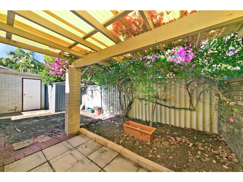 2/61 Cale Street, Como WA 6152