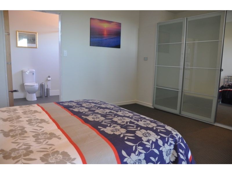 2/108 Lockhart Street, Como WA 6152