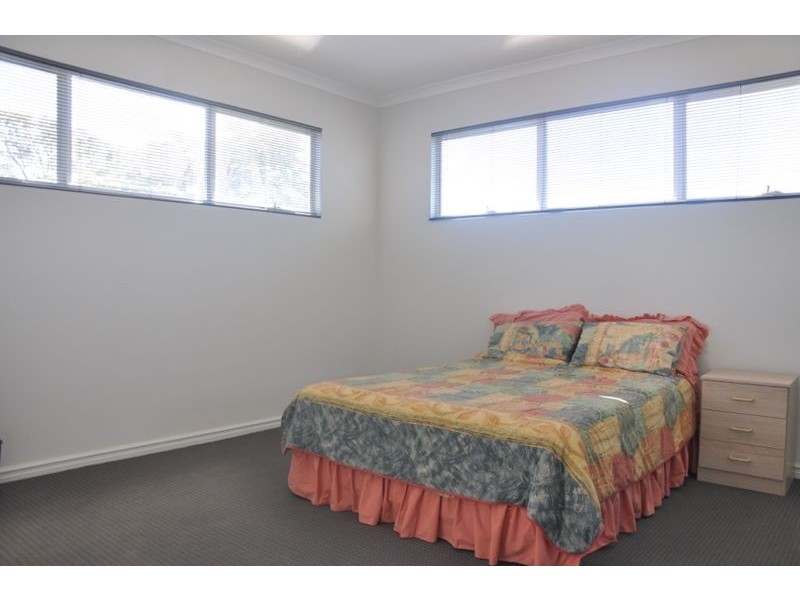 2/108 Lockhart Street, Como WA 6152