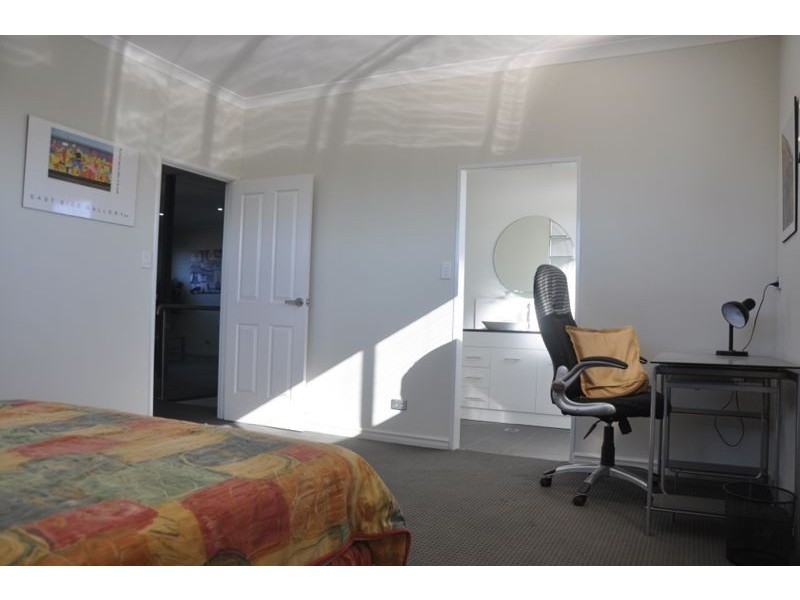 2/108 Lockhart Street, Como WA 6152