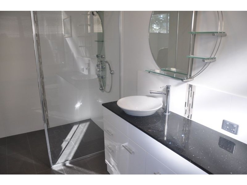 2/108 Lockhart Street, Como WA 6152