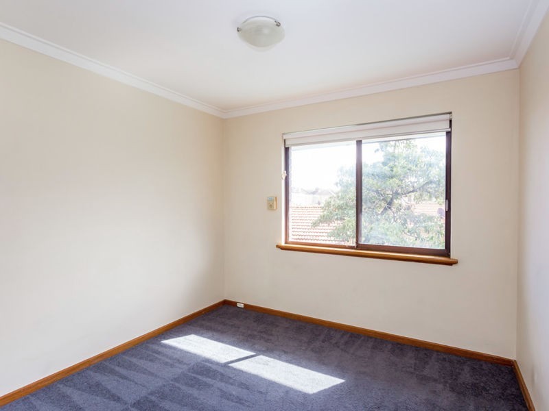 3/4 Saunders Street, Como WA 6152