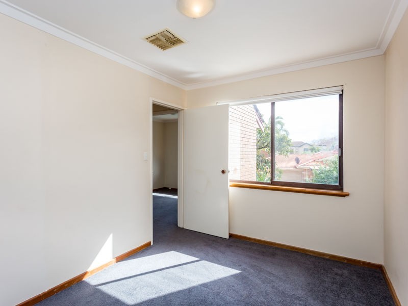 3/4 Saunders Street, Como WA 6152
